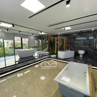 Tòa Building 9 Tầng Mặt Phố Hoàng Quốc Việt - 2 Mặt Tiền - Dòng Tiền Khủng - 300M - Giá Bán 210 Tỷ