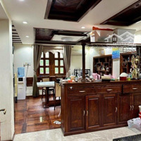 Giảm Thêm 2 Tỷ! Biệt Thự 2 Mặt Tiền Thông Thoáng, Sát Vách Q1. Dt:10X16, Hầm, 3 Tầng, Giao Nhà Ngay