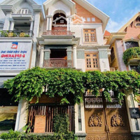 Giảm Thêm 2 Tỷ! Biệt Thự 2 Mặt Tiền Thông Thoáng, Sát Vách Q1. Dt:10X16, Hầm, 3 Tầng, Giao Nhà Ngay