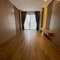 Bán nhà mới phố Việt Hưng 5 tầng ở ngay giá 5.7 tỷ ngõ ô tô thông 2 ngả vào tận cửa.