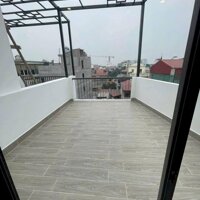 Bán nhà mới phố Việt Hưng 5 tầng ở ngay giá 5.7 tỷ ngõ ô tô thông 2 ngả vào tận cửa.