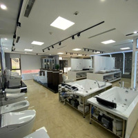 Toà Nhà 9 Tầng - Mặt Phố Hoàng Quốc Việt- Hai Mặt Tiền- Kinh Doanh Mọi Loại Hình- Dòng Tiền Khủng.