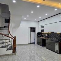 Bán gấp nhà -ÔTÔ 120 Dương Văn Bé. Hai Bà Trưng. DT 38m 4,5T MT 4,5m giá nhỉnh 8, tỷ 0947913839