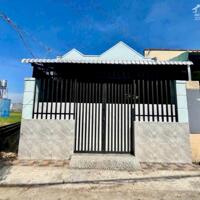 Nhà cấp 4 mới 90 m2 ,sổ hồng riêng, giá 1.2 tỷ,Mỹ Hạnh Nam, Đức Hòa, Long An