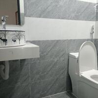 NHÀ ĐẸP PHỐ GIÁP BÁT, CÁCH 20M RA Ô TÔ, NGÕ THÔNG , 36M2 X 5T X GIÁ 6.5 TỶ.
