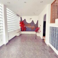 Cho thuê nhà 71 Hoàng Hoa Thám, Phường 6, Quận Bình Thạnh. trệt, 2 lầu, Sàn suốt chỉ 33tr