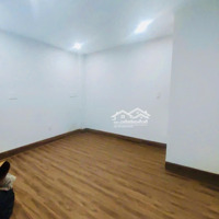 Cho Thuê Nhà Mới Xây Có Thang Máyhẽm Xe Hơiđường D1
