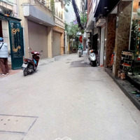 Bán Nhà Phố Láng Hạ- Đống Đa- Gần Phố - 3 Thoáng- Ô Tô Đỗ Cổng- Diện Tích 100M 4 Ngủ- Nhà Cực Đẹp