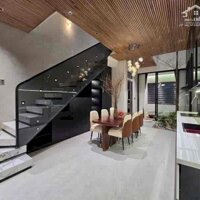 Cc cần bán nhà 3 tầng MT KD VIP Nguyễn Thúy, giá chỉ nhỉnh hơn 7 tỷ.