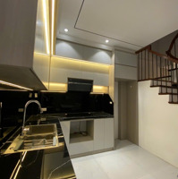 Bán Nhà Trung Tâm Quận Cầu Giấy 41M X 4 Tầng Mặt Tiền 5M Ba Bánh Đỗ Cửa