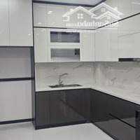 Bán Nhà Mặt Phố Trung Tâm Q. Đống Đadiện Tích106M X 5T. Mặt Tiền 4.5M. Giá Bán 30.9 Tỷ