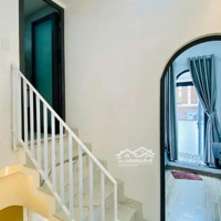 Cần Bán Tòa Căn Hộ Dịch Vụ 6 Tầng Trung Tâm Quận Bình Thạnh Thu Nhập Ổn Đinh 200 Triệu/Th