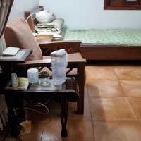 Phòng Ở Đầy Đủ Tiện Nghi Với Wc Riêng