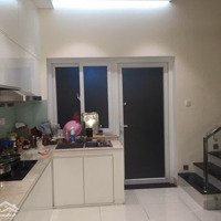 Cho Thuê Nhà Nguyên Căn Mega Village, Giá Siêu Hời 13,5 Triệu, 157M2, 3 Phòng Ngủ 3 Vệ Sinh Q9, Hcm