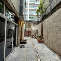 Bán Biệt Thự 130M2- 70Tỷ, Phân Lô - Thang Máy- Vỉa Hè Đá Bóng - Kđt Trung Hoà Nhân Chính, Cầu Giấy