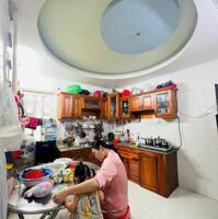 Nhà cực đẹp góc 2 mặt tiền 1 trệt 1 lửng 2 lầu đường 7m ô tô bon bon