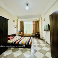 Mặt Phố Lạc Long Quân, Giá Ưu Đãi 44,5 Tỷcos Thương Lượng,Diện Tích 71M2,Có Ô Chờ Thang Máy.