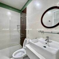 Căn hộ 1 PN siêu sang, đẹp- ban công, cửa kính cực chill, dịch vụ dọn phòng ngay sân bay TSN