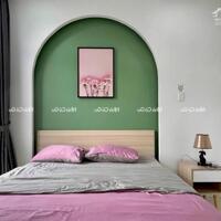 Căn hộ 1 PN siêu sang, đẹp- ban công, cửa kính cực chill, dịch vụ dọn phòng ngay sân bay TSN