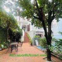 Biệt Thự Tuyệt Vời Có Hồ Bơi, Sân Vườn Đẹp Ở Tây Hồ, Hà Nội Cho Thuê, Xe Cộ Thoải Mái Gần Hồ Tây