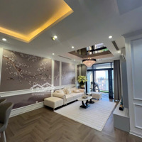 Cho Thuê Căn Góc 3 Phòng Ngủ Sáng Tại Royal City Tầng Trung Hướng Mát View Thoáng !
