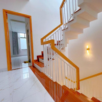 Bán Nhà Mặt Phố Lê Văn Việt, 1,82 Tỷ, 70M2, View Đẹp, Thủ Đức, Hcm. Nhà Còn Rất Mới. Có Shr