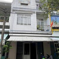 Chính chủ cho thuê căn hộ  : nhà 3 tầng gồm 5 căn hộ hiện còn 1 căn hộ tầng 1 diện tích 40m2