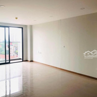 Chính Chủ Thuê Căn Hộ 104.7M2, 3 Ngủ Tại Tòa Dv01 Dự Án Rose Town - 79 Ngọc Hồi.