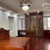 Bán nhanh nhà phố Tư Đình Long Biên 40m sử dụng 46m 7T MT7.5m giá 16 tỷ gara ô tô, thang máy