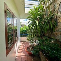 Bán Nhà 3 Tầng Mặt Tiền Đường Nguyễn Thị Minh Khai - Giá Bán 8,2 Tỷ
