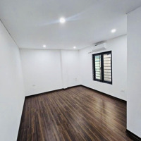Bán Nhà Phố Lê Quý Đôn- Q.hbt- Nhà Đẹp- Gần Phố- 38M2 X5 Tầng-Mặt Tiền5.7M- 7.4 Tỷ. Liên Hệ: 0933118886.