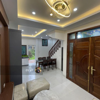 Nhà View Sân Bóng 2 Mặt Thoáng , Ô Tô Đỗ Cửa Ngày Đêm Full Nội Thất , Ảnh Thật , Thông Tin Chuẩn