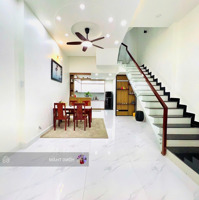 4.5 Tỷ Nhà Đẹp Full Nội Thất Đường Trường Lưu P.long Trường Quận 9 Gần Chợ Liên Hệ: 0938369676 Thắm Bđs