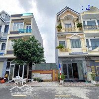 Bán Nhà Riêng Tại Đường D1, Tân Đông Hiệp, Dĩ An, Bình Dương, 4,6 Tỷ, 70M2