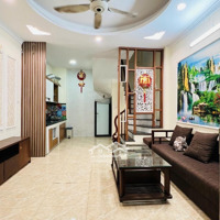 Nhà Ngô Gia Tự, Dân Xây 34M, 3T, Giá Chỉ 4 Tỷ, Không Có Căn Thứ 2 Đâu Ạ. Lô Góc, Gần Ô Tô !