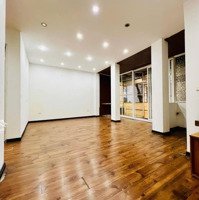 Tập Thể Bộ Tài Chính Mặt Phố Hàng Than, Nhà Đẹp, Lô Góc 2 Mặt Thoáng Về Ở Luôn.