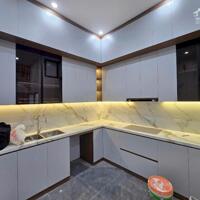 Bán nhà phố Tam Khương 45m2, 5T, MT4.1m ô tô nhà đẹp long lanh quanh 15 tỷ hiếm Đống Đa
