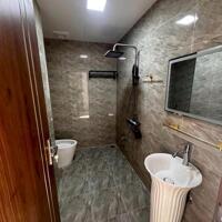 Bán nhà 5.5 Tầng gần Big C,Cột 5,P.Hồng Hải. DT:45m2 Có Thang Máy !!!