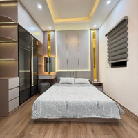 Nhà Mới Ngọc Lâm - Nguyễn Văn Cừ Long Biên Hơn 50M X 6 Tầng Lô Góc Thang Máy Oto Vào Nhà Chỉ 9.X Tỷ