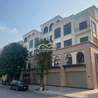 Duy Nhất Căn Shop 120M2 Đường 35M,Mặt Tiền: 6M - Cạnh Cụm Chung Cư Giá Chỉ 23 Tỷ