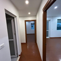 Bán Căn Hộ 3 Phòng Ngủ 2 Vệ Sinhtầng Trung, Nội Thất Cơ Bản