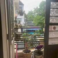 Cho thuê nhà 3 tầng khu Hiệp Bình Chánh bờ sông - vào liền