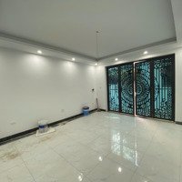 Nhà Cuối 164 Ỷ La - Sang Bên La Tinh - Nằm Mặt Ngõ - Ô Tô Vào Trước Nhà - Thoáng Đãng - Giá Cực Tốt
