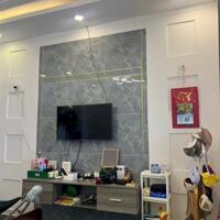 NHÀ MỚI CÓ SÂN ĐẬU Ô TÔ NGANG HỒ BƠI KHU DÂN CƯ HOÀNG HẢO VĨNH LONG