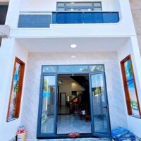 Nhà mới xây sổ riêng hoàn công 3.75 tỷ/100 m2,, đường nhựa 7 m