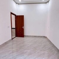 Nhà mới xây sổ riêng hoàn công 3.75 tỷ/100 m2,, đường nhựa 7 m