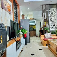 Nhà Đẹp - Lô Góc - Oi Tô Đỗ Cổng - Phương Canh -Ntl Diện Tích 30 M -5 Tầng - Giá 225 Tr/ M .
