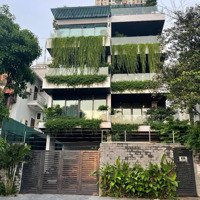 Cho Thuê Biệt Thự Tại Kđt Dịch Vọng . Diện Tích: 170 M * 4 Tầng . Mt: 10 M.sàn Gỗ, Nhà Mới