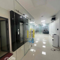 Cho Thuê Văn Phòng 250M2 Có Sẵn Nội Thất Văn Phòng, Thang Máy