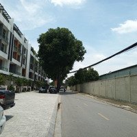 Phân Lô, Mặt Phố Đức Giang - Cạnh Bình Minh Garden - Vỉa Hè Rộng - Kinh Doanh Bất Chấp